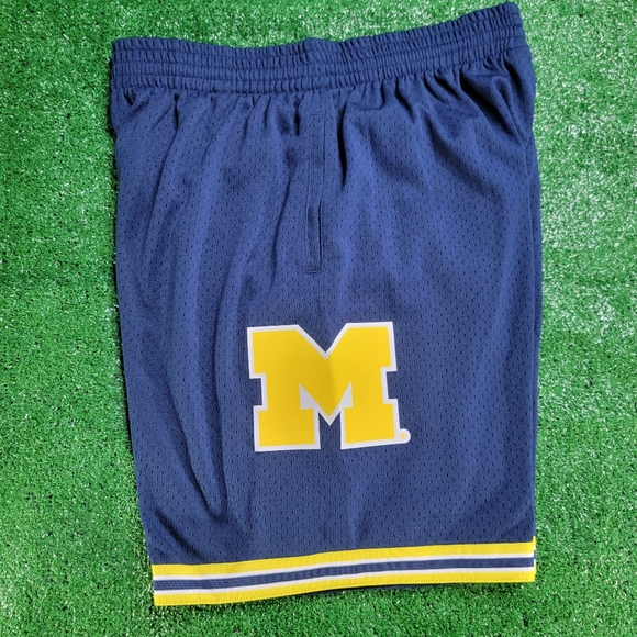 Mitchell And Ness 1991 Michigan Basketball Road Shorts Men's Size XL Blue New - Picture 2 of 11
